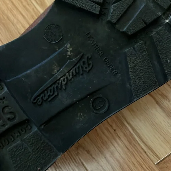 Blundstone Chelsea boot AU 9 left single only - Picture 4 of 5